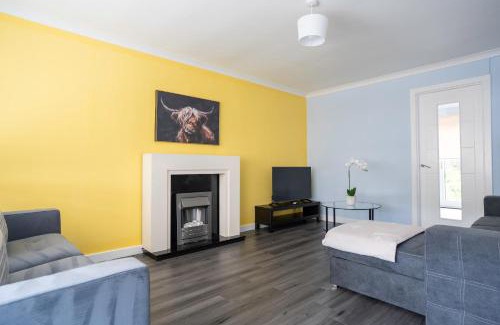 Broxburn House | Hillview House