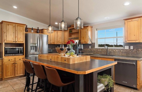 Fredericksburg House | Hilmy Haus, Hot Tub, Pet friendly, Fire Pit!