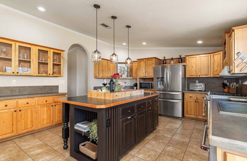 Fredericksburg House | Hilmy Haus, Hot Tub, Pet friendly, Fire Pit!