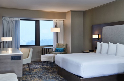 Downtown Anchorage Hotel | Hilton Anchorage