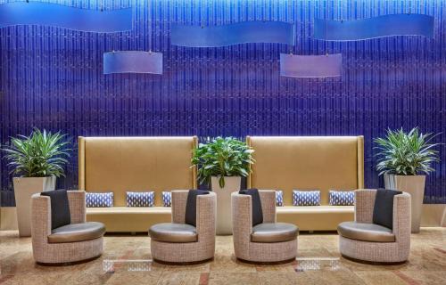 Downtown West Hotel | Hilton Baltimore Inner Harbor