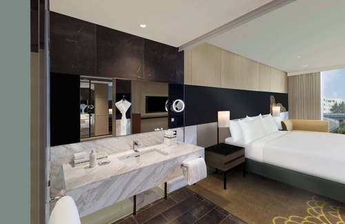 Bengaluru Hotel | Hilton Bengaluru Embassy Manyata Business Park