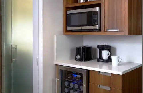 West End Resort | Hilton Club The District DC, 1 bedroom sleeps 4!