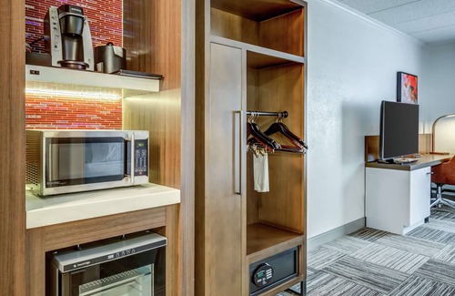 Piety Corner Hotel | Hilton Garden Inn Boston/Waltham