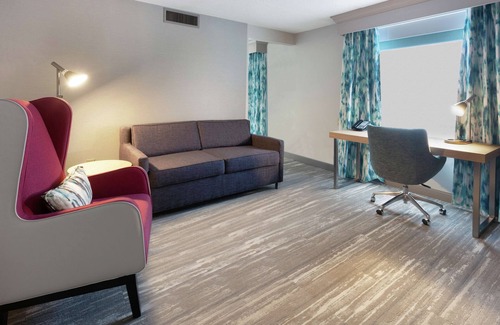 Evanston Hotel | Hilton Garden Inn Chicago North Shore/Evanston