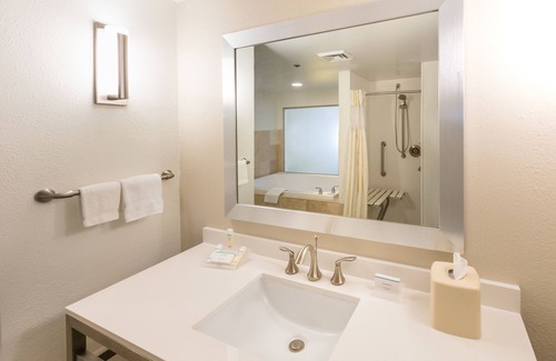 Northside Hotel | Hilton Garden Inn Jacksonville Airport