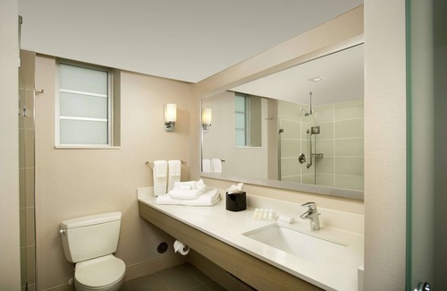 Mid Beach Hotel | Hilton Garden Inn Miami South Beach