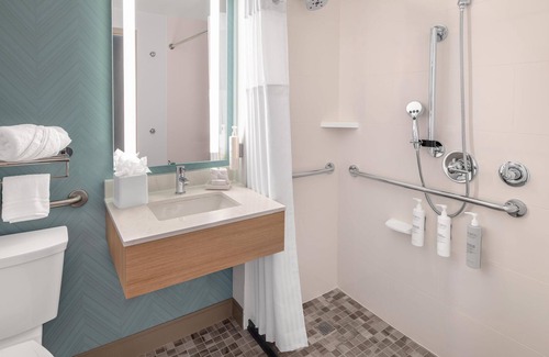 Queens Hotel | Hilton Garden Inn Queens/JFK Airport