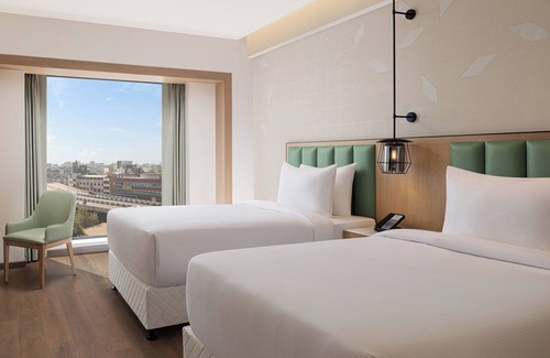Surat Hotel | Hilton Garden Inn Surat City Centre