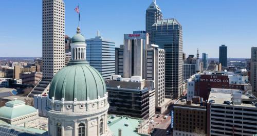 Mile Square Hotel | Hilton Indianapolis Hotel & Suites