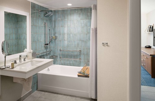 Fox Hills Hotel | Hilton Los Angeles Culver City