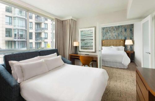 Central Hotel | Hilton Vancouver Downtown, BC, Canada