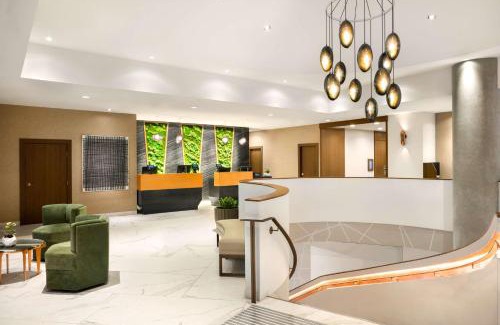 Central Hotel | Hilton Vancouver Downtown, BC, Canada