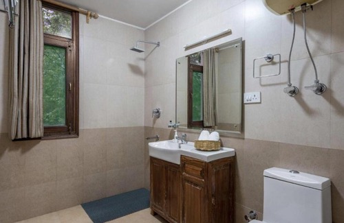 Manali Cabin | Himalayan Mansion Luxury Villa by the Mall Manali