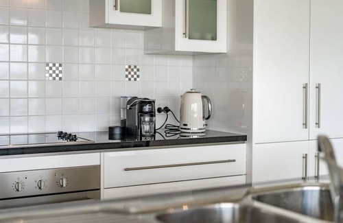 Nangkita House | Hindmarsh Island - Waterfront Luxury, Wi-Fi, Linen