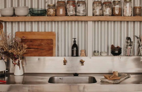 Gisborne Cabin | Hinterland Retreat. Coastal glamping cabin minutes from the surf.