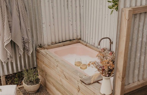 Gisborne Cabin | Hinterland Retreat. Coastal glamping cabin minutes from the surf.