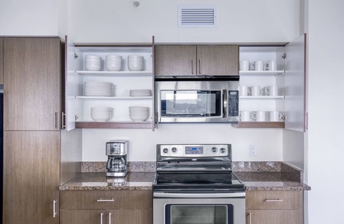 Northwest Bellevue Apartment | Hip Bellevue 2BR w/Gym & A+ Views, near Downtown Park, by Blueground