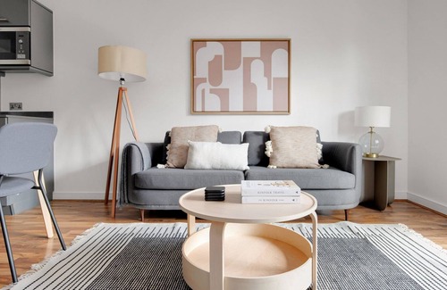 Islington Apartment | Hip Islington 2BR w/Day Porter & Balcony, nr Kings Cross, by Blueground