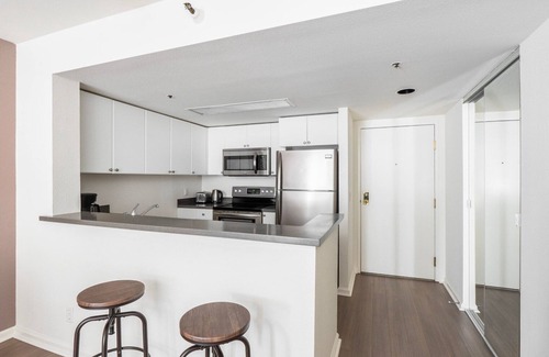 South Beach Apartment | Hip South Beach 1BR w/Pool, Gym & Lounge, nr Dining, by Blueground