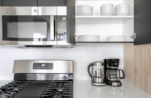 West Loop Apartment | Hip West Loop 1BR w/Gym, near Fulton Market & I-90, by Blueground