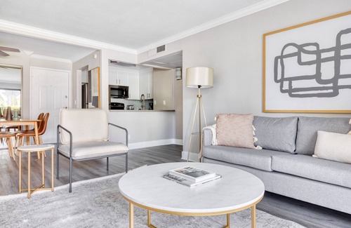 Warner Center Apartment | Hip Woodland Hills 1BR w/Pool & Gym, near Warner Center, by Blueground