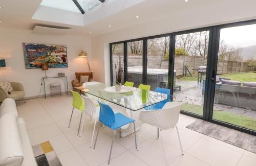 Merthyr Tydfil House | Hiraeth
