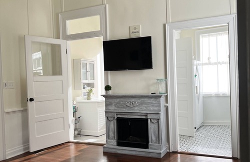 Summerville Historic District Cottage | Historic 1864 DRs Cottage Travel Nurse/Corp. Housing min 4 Nt(disc. 30+days)