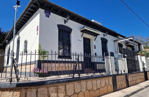 Malaga-Este Villa | Historic 1936 Villa Near Pedregalejo Beach, Renovated 2023, Málaga