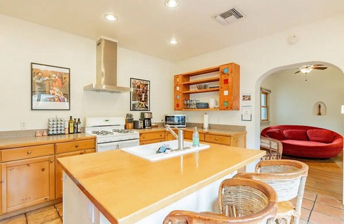 Sam Hughes House | Historic 2BD Desert Home Near the UofA with Patio, BBQ - Low Summer Rates! 🌞