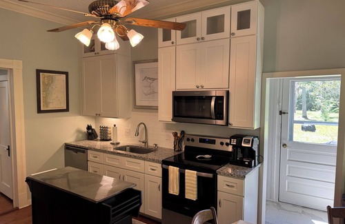 St. Marys House | Historic 5 Bedroom Home, Walk To Cumberland Island Ferry