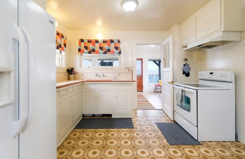 Morro Bay Cottage | Historic Bayfront Cottage In Morro Bay! Pet Friendly
