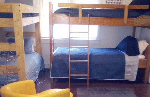 Highland Historic District House | Historic beautiful spacious bungalow 5 minutes from the casinos