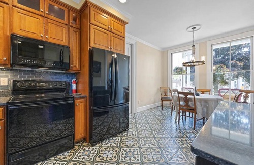 Laconia House | Historic Busiel House in the Heart of Laconia