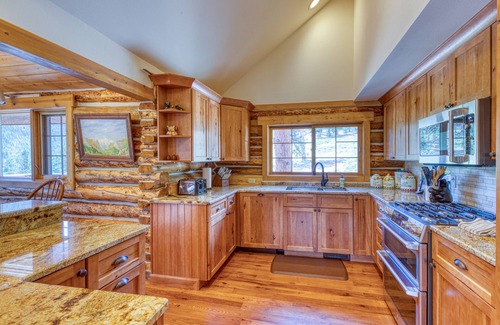 Estes Park Cabin | Historic cabin with mountain views, private W/D, & furnished deck