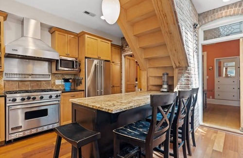 Stanton Park Apartment | Historic Capital Hill Home and Carriage House