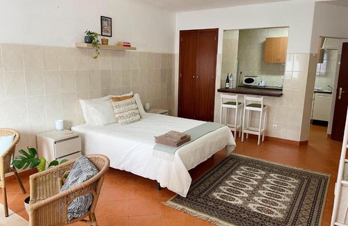 Lagos City Center Apartment | Historic Centre: Casa Protea - Studio Apartment