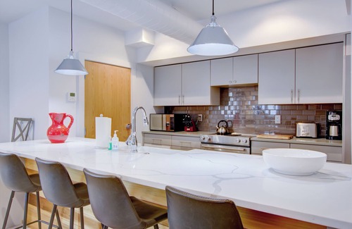 Charleston Historic District Condo | Historic Charleston Right Outside Your Front Door