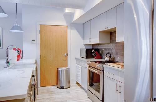Charleston Historic District Condo | Historic Charleston Right Outside Your Front Door