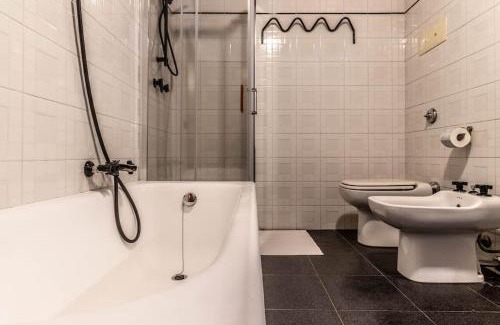 Pisogne Apartment | Historic City and 3 Bedrooms - Centre Lake Apartment