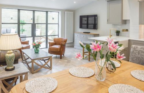 Chester House | Historic City Centre Town House