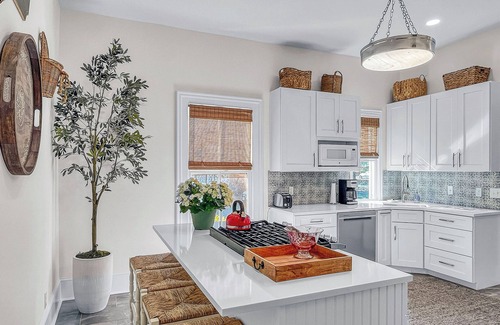 Brunswick House | Historic District - Grand Victorian Home with Courtyard near Island Beaches