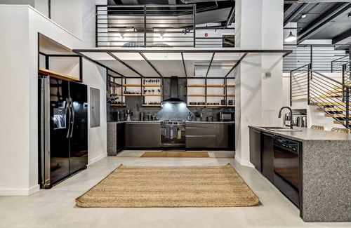 Center City East Apartment | Historic District Loft! Garage Parking! Sleeps 13n