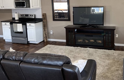 Loudonville Condo | Historic Downtown 1st Floor Flat