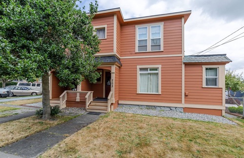 Anacortes Apartment | Historic Downtown Anacortes One Bedroom Apartment
