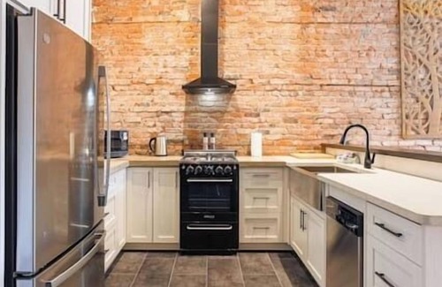 Historic Downtown Fernie Apartment | Historic downtown apartment/Fully renovated