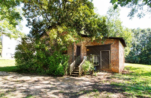 Athens Cottage | Historic Downtown Carriage House - Walkable to UGA