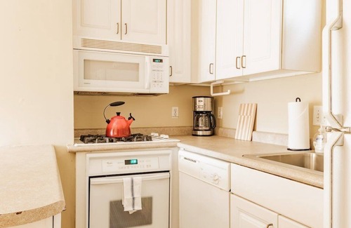 Downtown Charleston House | Historic Downtown Cottage - Close to King!