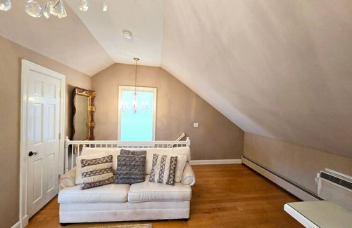 Suffield Apartment | Historic Estate Studio Loft