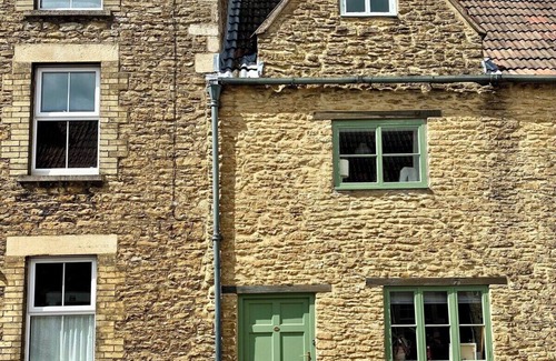 Frome Cottage | Historic Family Cottage - Garden - Central Frome